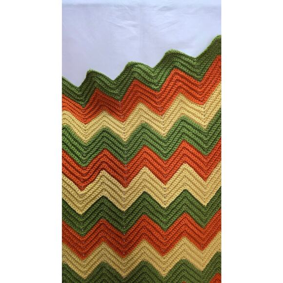 Vintage Chevron Green Yellow & Orange 70's Hand Crocheted Zig Zag Blanket 61"x56 - Picture 4 of 9